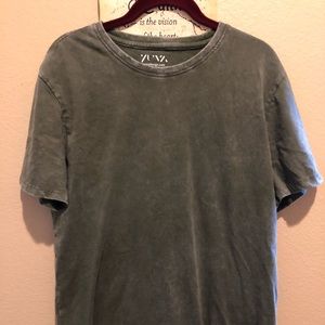 YUVA Design curved Hem Tee